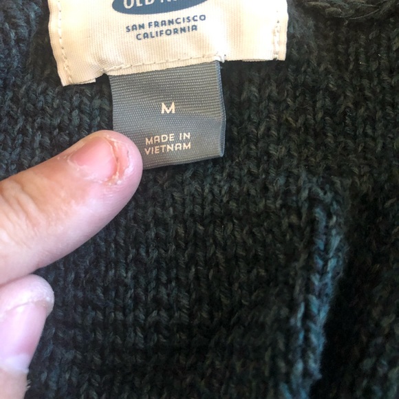 Green v-neck sweater - Picture 2 of 3